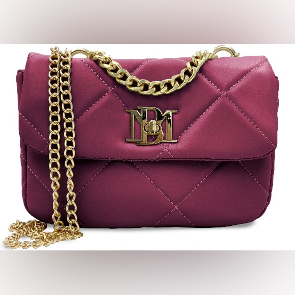 Women's Quilted Burgundy Bag
Badgley Mischka